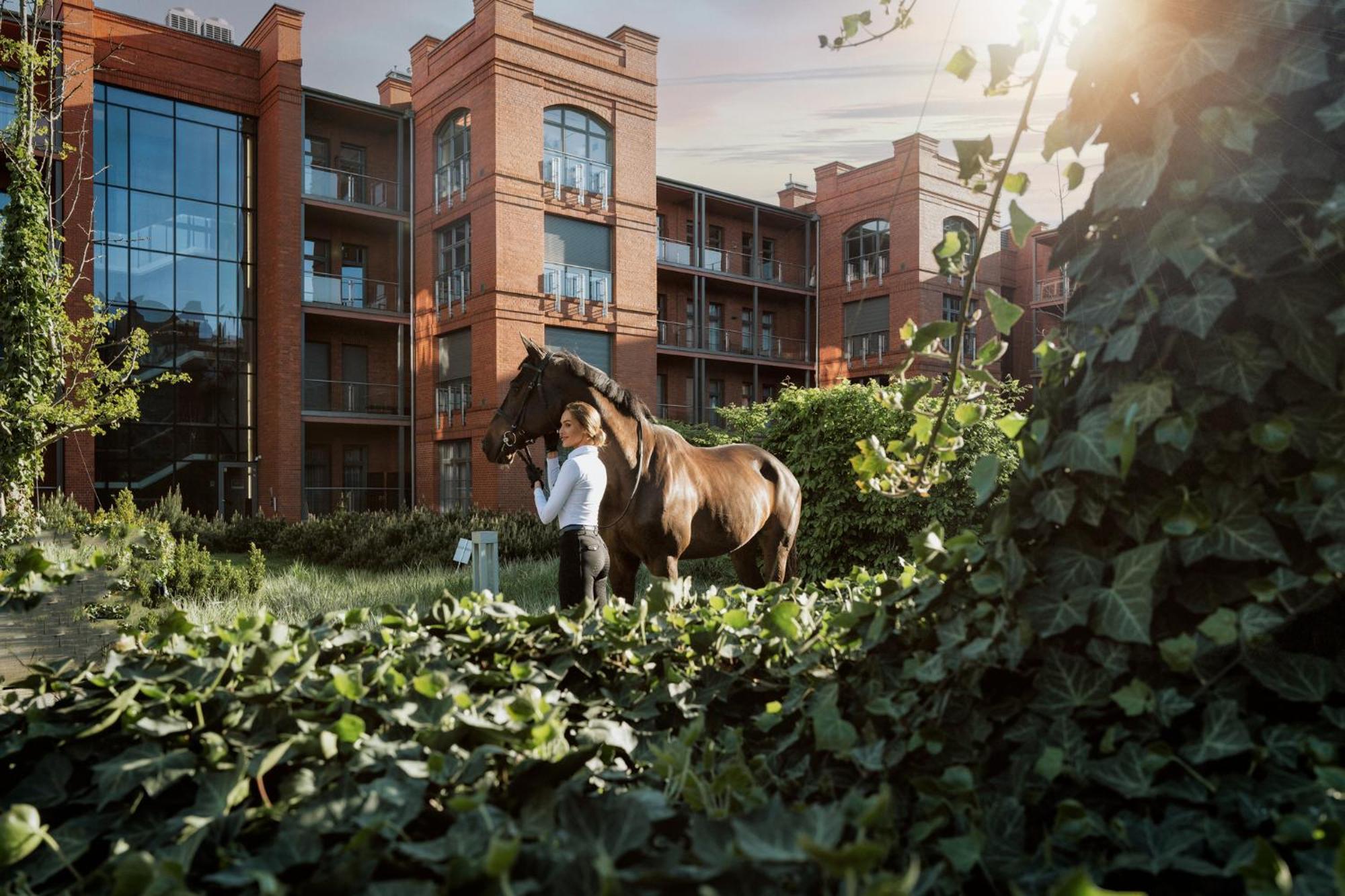 City Park Hotel & Residence Poznan Dış mekan fotoğraf Residential complex in the village of Zelenograd